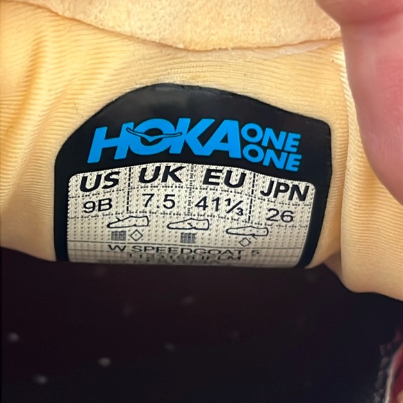 EUC Hoka Ones Speedgoat 5 Women’s 9 Running Shoes Grip Cushion Bright Colors - Picture 4 of 6